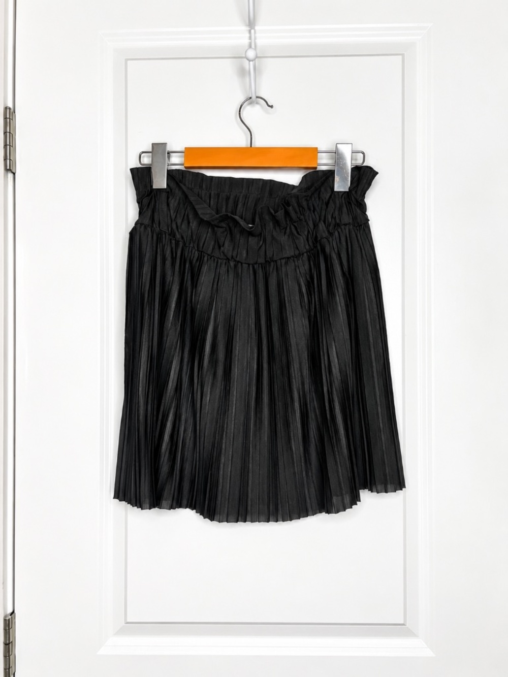 Zara Black Pleated Waist Mini Skirt